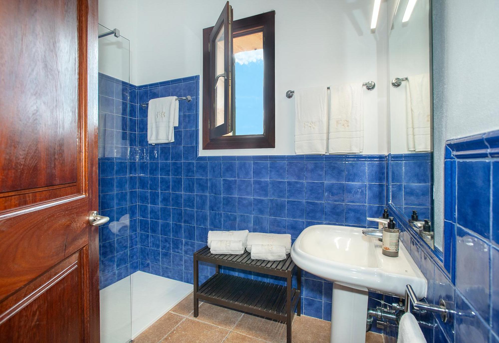Owl Booking Villa Siquier - Luxury Retreat With Mountain Views بويينسا المظهر الخارجي الصورة